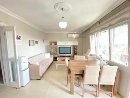 Ürkmez'de Plaja 300M Asansörlü Deniz Manzaralı Satılık 2+1 Daire