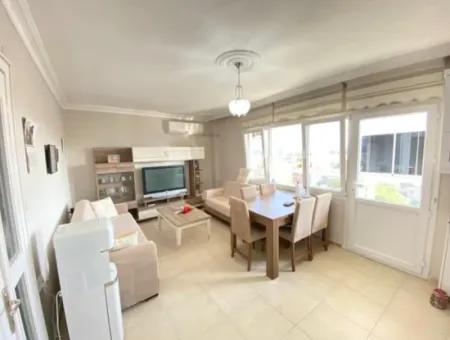 Ürkmez'de Plaja 300M Asansörlü Deniz Manzaralı Satılık 2+1 Daire