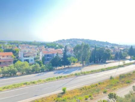 Ürkmez'de Plaja 300M Asansörlü Deniz Manzaralı Satılık 2+1 Daire