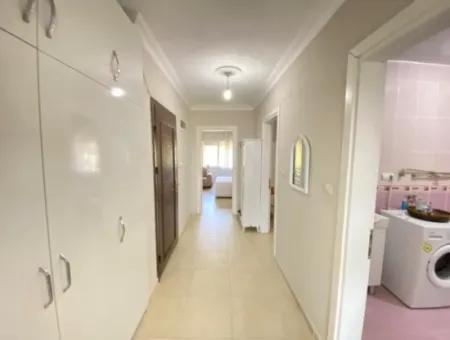 Ürkmez'de Plaja 300M Asansörlü Deniz Manzaralı Satılık 2+1 Daire
