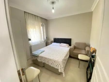 Ürkmez'de Plaja 300M Asansörlü Deniz Manzaralı Satılık 2+1 Daire