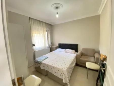 Ürkmez'de Plaja 300M Asansörlü Deniz Manzaralı Satılık 2+1 Daire