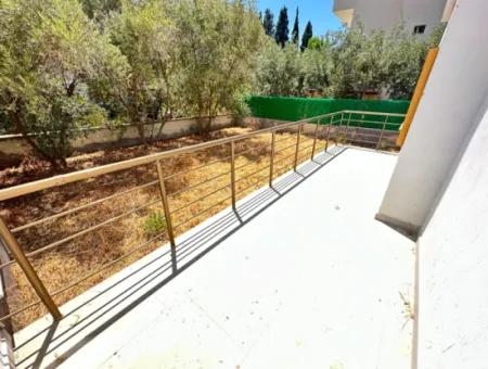 Doğanbey'de Kapalı Otoparklı Geniş Bahçeli Sıfır Satılık 3+1 Villa
