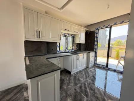 Doğanbey'de 200M2 Arsa İçerisin'de Bağımsız Bahçeli Satılık 2+1 Villa