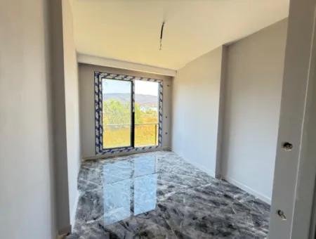 Doğanbey'de 200M2 Arsa İçerisin'de Bağımsız Bahçeli Satılık 2+1 Villa