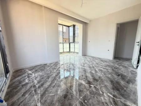 Doğanbey'de 200M2 Arsa İçerisin'de Bağımsız Bahçeli Satılık 2+1 Villa