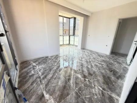 Doğanbey'de 200M2 Arsa İçerisin'de Bağımsız Bahçeli Satılık 2+1 Villa