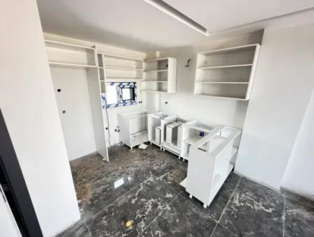 Doğanbey Cumhuriyet Mah'de Geniş Bahçeli Yerden Isıtmalı Satılık 2+1 Villa