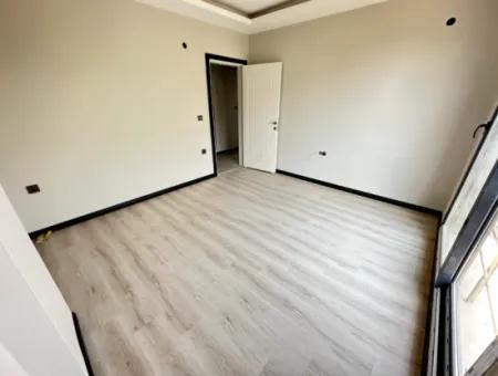 Doğanbey Merkez'de Plaja 500M Otoparklı Bahçeli Sıfır Satılık 3+1 Villa