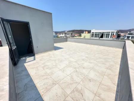 Doğanbey Merkez'de Plaja 500M Otoparklı Bahçeli Sıfır Satılık 3+1 Villa