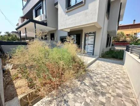 Doğanbey'de Merkez'de Sıfır Bahçeli Satılık 3+1 Villa