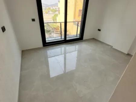 Doğanbey Merkez'de Geniş Yapılı Satılık Sıfır 5+1 Tripleks