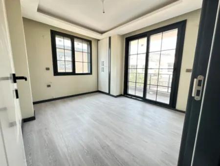 Doğanbeyde 300M2 Brüt Bağımsız Havuzlu Geniş Satılık 3+1 Villa
