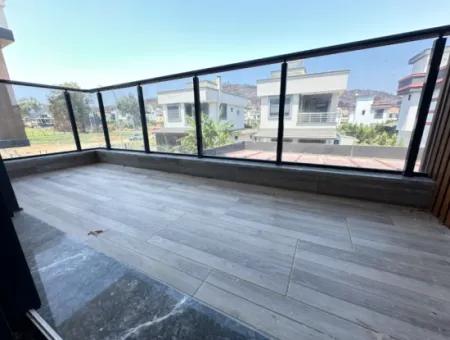 Doğanbey'de Bağımsız Havuzlu Geniş Bahçeli Satılık 3+1 Villa