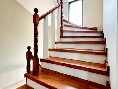 Doğanbeyde 300M2 Brüt Bağımsız Havuzlu Geniş Satılık 3+1 Villa