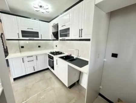 Doğanbey'de 210M2 İçerisin'de Lüks Yapılı Geniş Bahçeli Satılık 3+1 Villa