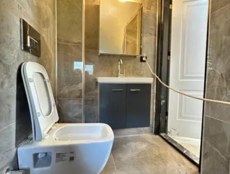 Doğanbey'de 210M2 İçerisin'de Lüks Yapılı Geniş Bahçeli Satılık 3+1 Villa