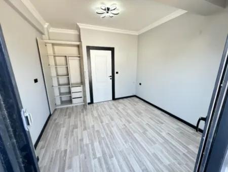 Doğanbey'de 210M2 İçerisin'de Lüks Yapılı Geniş Bahçeli Satılık 3+1 Villa