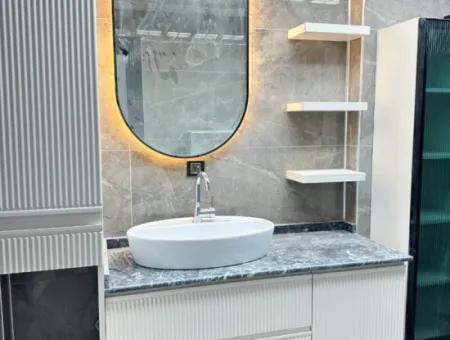 Doğanbey'de 210M2 İçerisin'de Lüks Yapılı Geniş Bahçeli Satılık 3+1 Villa