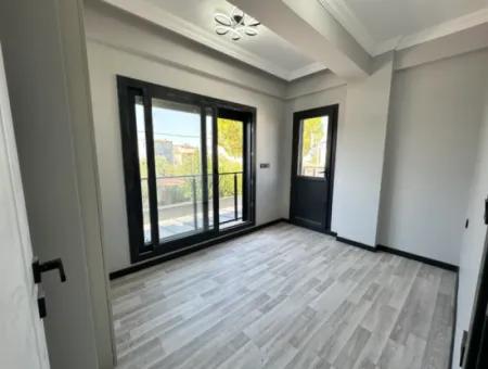 Doğanbey'de 210M2 İçerisin'de Lüks Yapılı Geniş Bahçeli Satılık 3+1 Villa