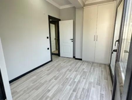 Doğanbey'de 210M2 İçerisin'de Lüks Yapılı Geniş Bahçeli Satılık 3+1 Villa