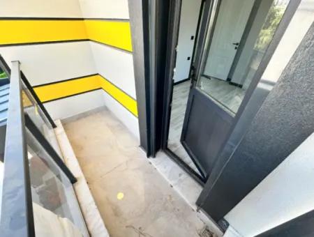 Doğanbey'de 210M2 İçerisin'de Lüks Yapılı Geniş Bahçeli Satılık 3+1 Villa