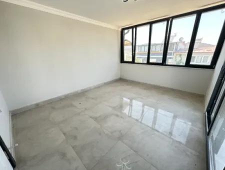 Doğanbey'de 210M2 İçerisin'de Lüks Yapılı Geniş Bahçeli Satılık 3+1 Villa