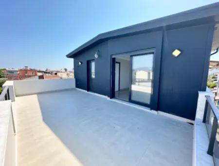 Doğanbey'de 210M2 İçerisin'de Lüks Yapılı Geniş Bahçeli Satılık 3+1 Villa