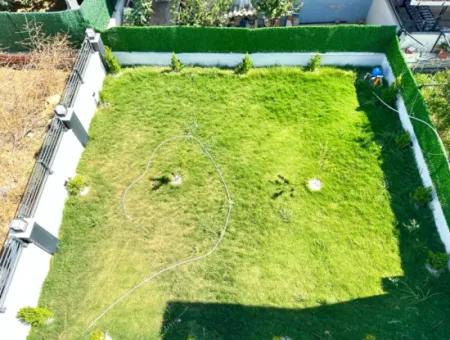 Doğanbey'de 210M2 İçerisin'de Lüks Yapılı Geniş Bahçeli Satılık 3+1 Villa