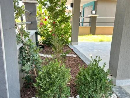 Doğanbey'de 200M2 İçerisin'de Bağımsız Satılık Sıfır 3+1 Villa