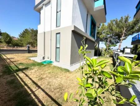 Doğanbey'de 200M2 İçerisin'de Bağımsız Satılık Sıfır 3+1 Villa