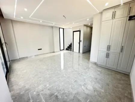 Doğanbey'de 200M2 İçerisin'de Bağımsız Satılık Sıfır 3+1 Villa