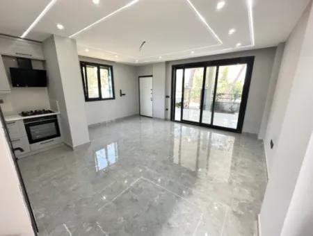 Doğanbey'de 200M2 İçerisin'de Bağımsız Satılık Sıfır 3+1 Villa
