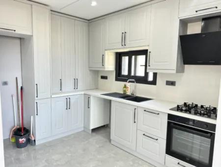 Doğanbey'de 200M2 İçerisin'de Bağımsız Satılık Sıfır 3+1 Villa