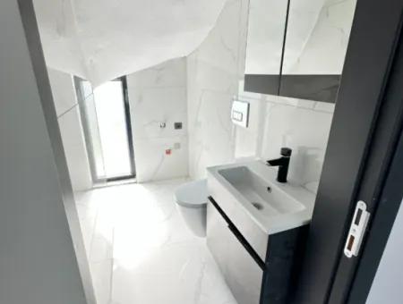 Doğanbey'de 200M2 İçerisin'de Bağımsız Satılık Sıfır 3+1 Villa