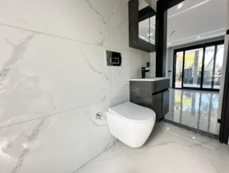 Doğanbey'de 200M2 İçerisin'de Bağımsız Satılık Sıfır 3+1 Villa