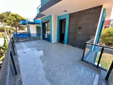 Doğanbey'de 200M2 İçerisin'de Bağımsız Satılık Sıfır 3+1 Villa