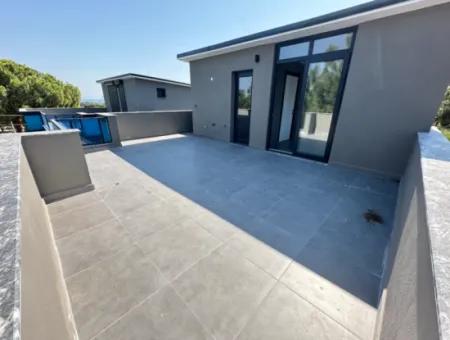 Doğanbey'de 200M2 İçerisin'de Bağımsız Satılık Sıfır 3+1 Villa