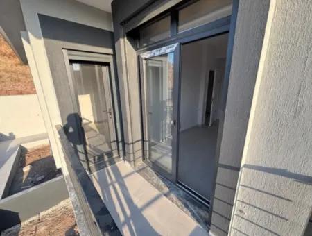 Payamlı Da Bahçeli Sıfır Yapılı İskanlı Satılık 2+1 Villa