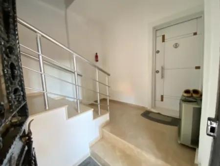 Ürkmez Merkez De Kapalı Garajlı Bahçeli Satılık 2+1 Daire