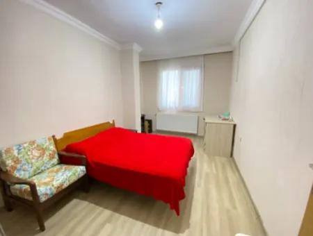 Ürkmez Merkez De Kapalı Garajlı Bahçeli Satılık 2+1 Daire