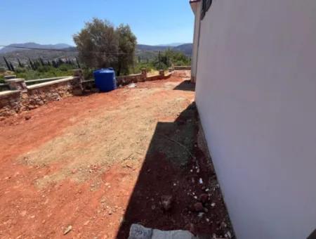 Seferihisar Da Geniş Bahçeli Sıfır Yapı 2+1 Satılık Villa