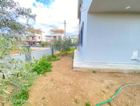 Doğanbey De 300M2 Bağımsız Bahçeli 3+1 Satılık Villa