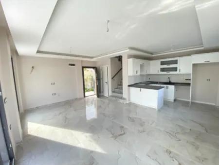 Doğanbey De 300M2 Bağımsız Bahçeli 3+1 Satılık Villa