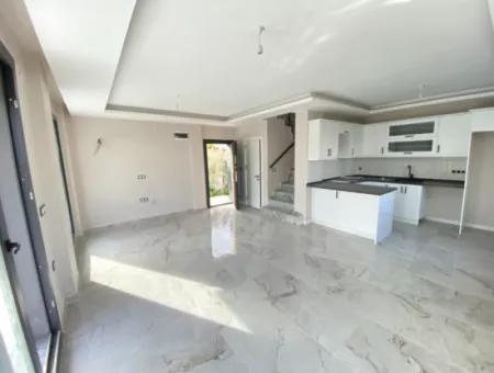 Doğanbey De 300M2 Bağımsız Bahçeli 3+1 Satılık Villa