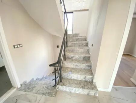 Doğanbey De 300M2 Bağımsız Bahçeli 3+1 Satılık Villa