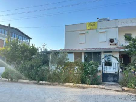 Ürkmez Deniz Tarafın Da Plaja 100M 4+1 Satılık Villa