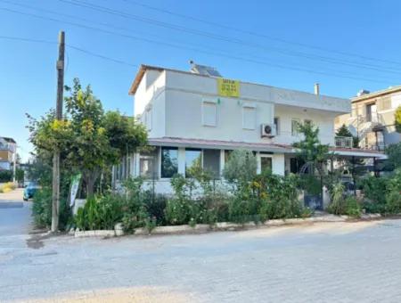 Ürkmez Deniz Tarafın Da Plaja 100M 4+1 Satılık Villa