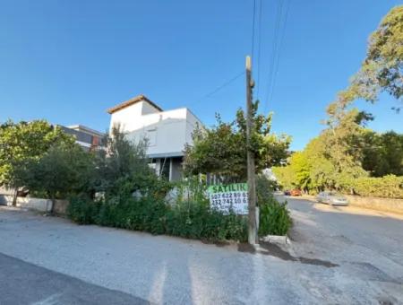Ürkmez Deniz Tarafın Da Plaja 100M 4+1 Satılık Villa