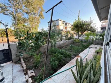 Ürkmez Deniz Tarafın Da Plaja 100M 4+1 Satılık Villa